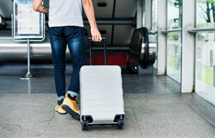 Op reis met handbagage koffer – BagageKiezer.nl Op reis met handbagage koffer - BagageKiezer.nl
