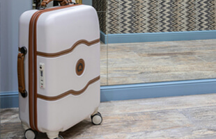 Delsey koffer – BagageKiezer.nl Delsey koffer - BagageKiezer.nl