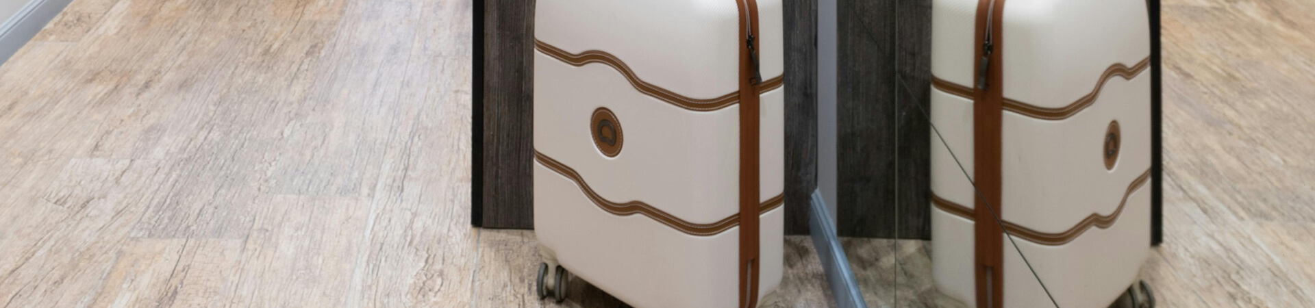 Delsey koffer – BagageKiezer.nl Delsey koffer - BagageKiezer.nl