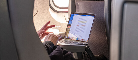 Met laptop op reis - BagageKiezer.nl